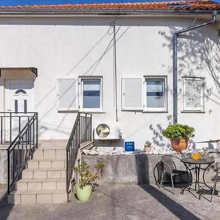 Zazu Apartment